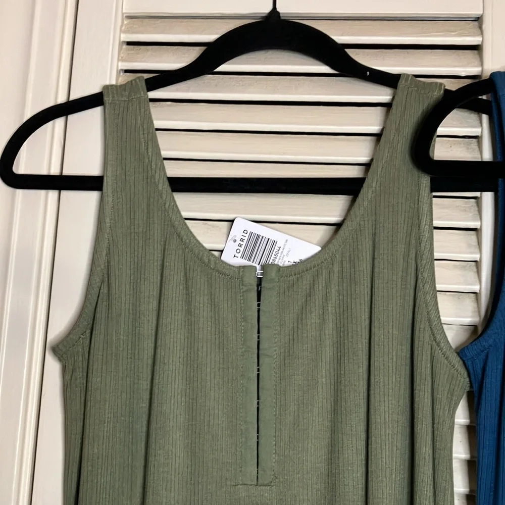 2 Torrid Size 1 -(14-16) Everyday Scoop Neck Hook & Eye Tank Top Olive / Blue - Picture 2 of 5